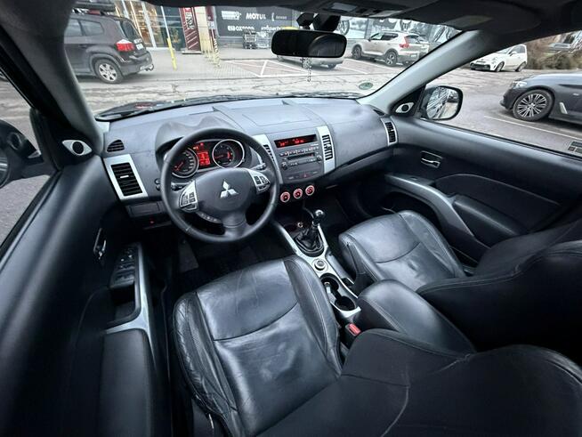 Mitsubishi Outlander 2,0 TDI 140KM Manual 4x4 Hak Xenon Skóry Polski salon Zadbany