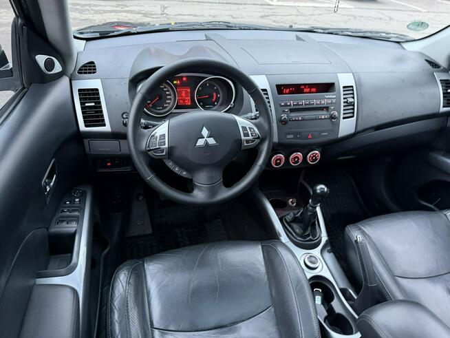 Mitsubishi Outlander 2,0 TDI 140KM Manual 4x4 Hak Xenon Skóry Polski salon Zadbany