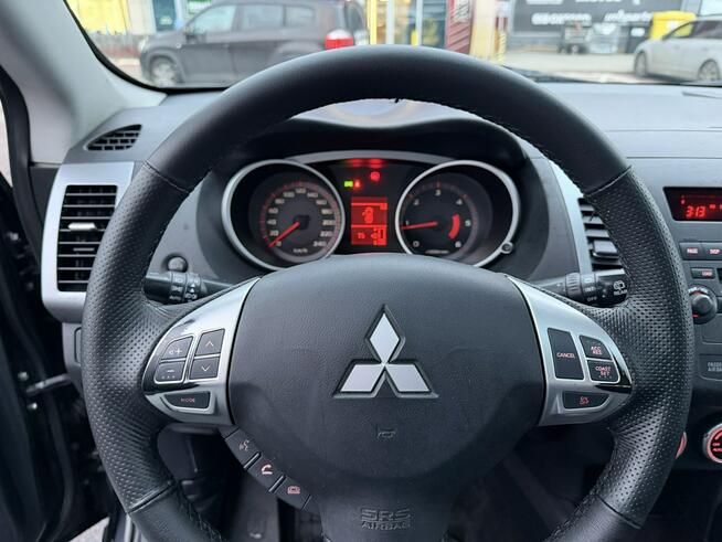 Mitsubishi Outlander 2,0 TDI 140KM Manual 4x4 Hak Xenon Skóry Polski salon Zadbany