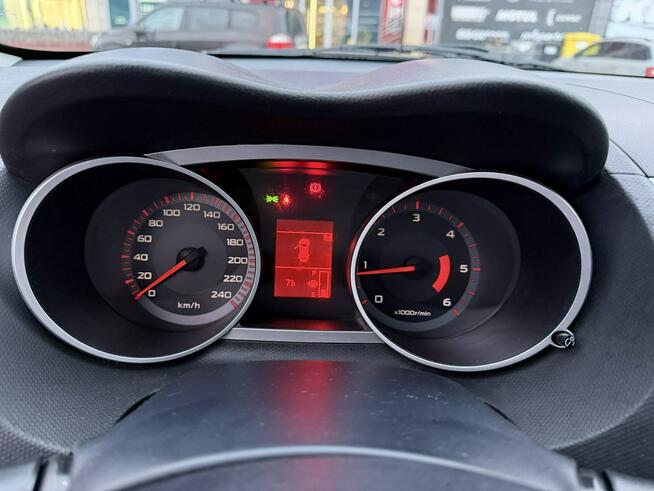 Mitsubishi Outlander 2,0 TDI 140KM Manual 4x4 Hak Xenon Skóry Polski salon Zadbany