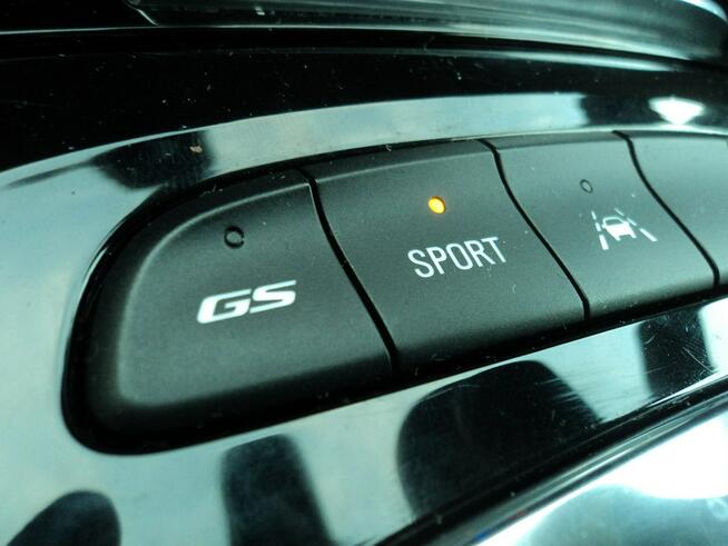 Opel Insignia sprzedam ładnego OPLA INSIGNIE GSI z 2018r 3.6 V6 340 KM TURBO 4x4 koł