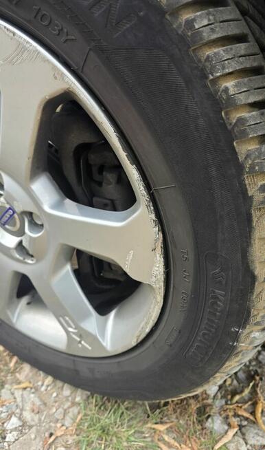 Syndyk sprzeda samochód Volvo XC70 - 80%