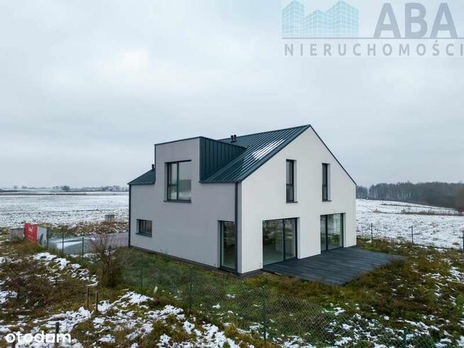 Nowoczesny dom w Polanowie - komfort, styl i przestrzeń