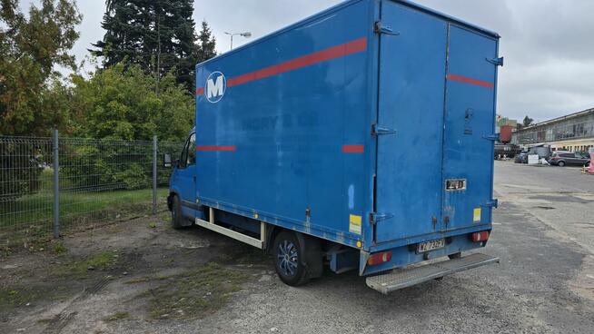 Syndyk sprzeda samochód Renault Master 2.5 DCI - 80%