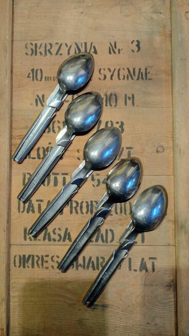 NIEZBĘDNIK WOJSKOWY