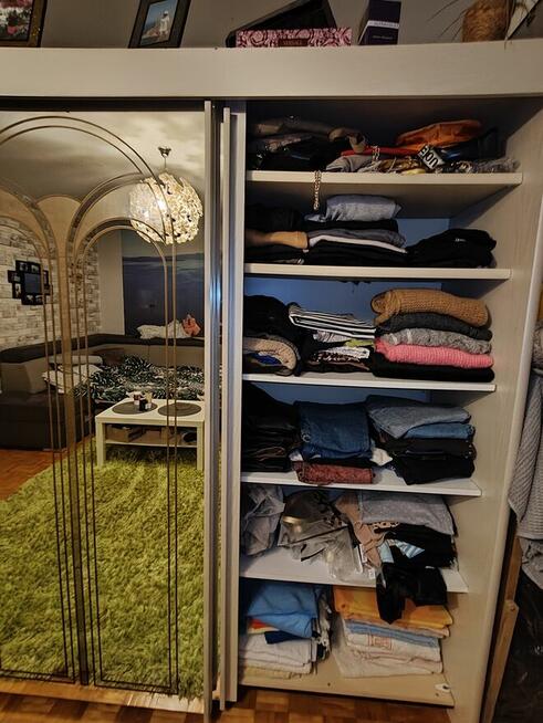 Duża szafa z lustrami