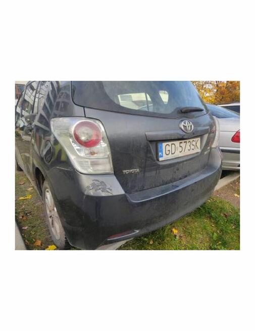 Syndyk sprzeda udział 1/10 w prawie własności Toyota Verso