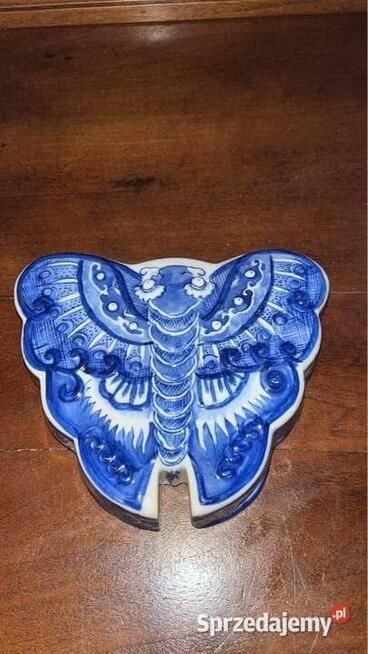 Ćma- puzderko na kadzidła - chińska porcelana