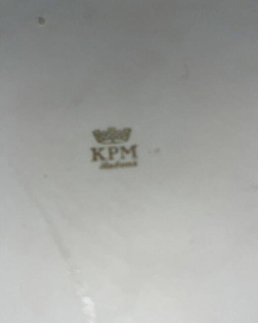 Patera została wykonana w manufakturze KPM. Germany. Krister