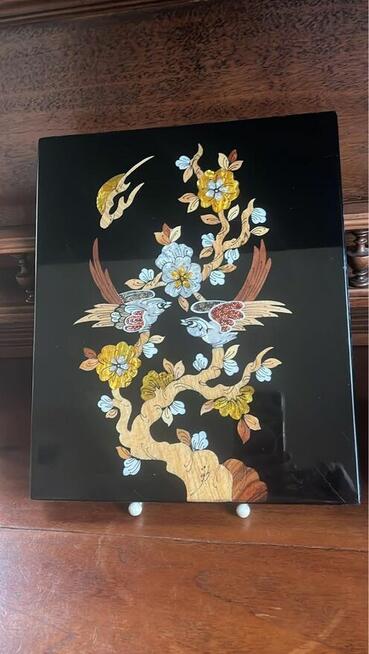 Obraz z laki. Made in Iran. Syg. NAKHAEE