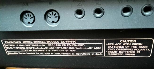 Keyboard Technics SX-KN650 – nauka gry, słuchawki, komplet