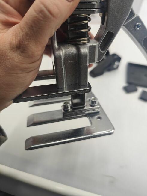 Podnośnik montażowy do mebli 2 szt metalowy do 200 kg