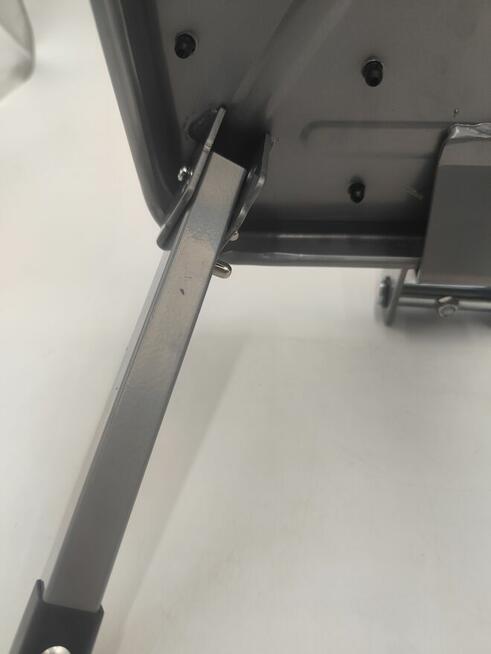 składany stopień z poręczą antypoślizgowy