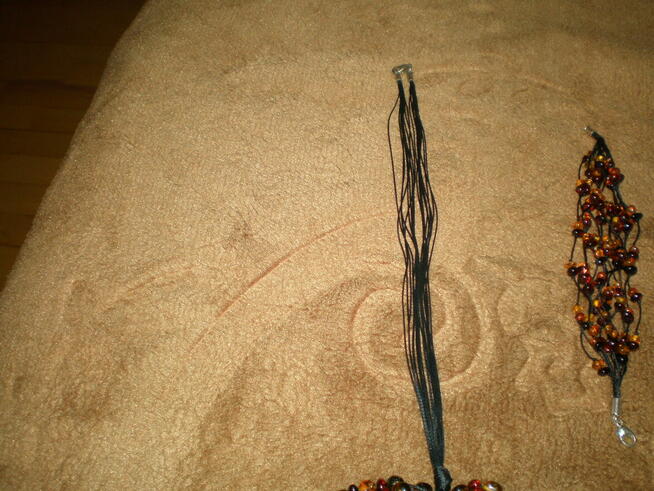 Sprzedam naszyjnik i bransoletkę z bursztynu używane.