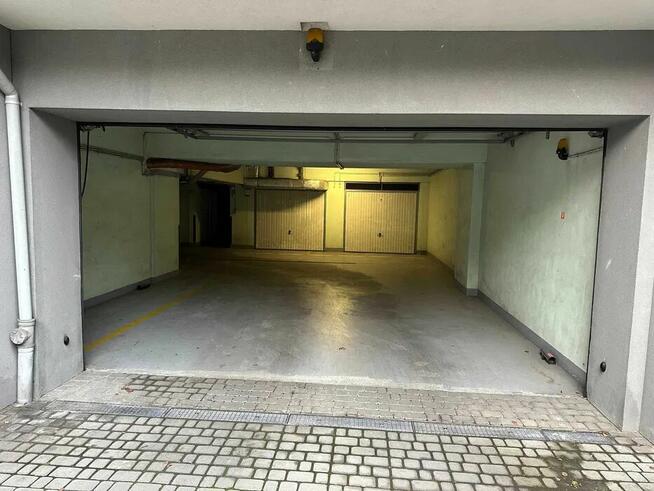 garaż Kraków, ul. Radzikowskiego 67
