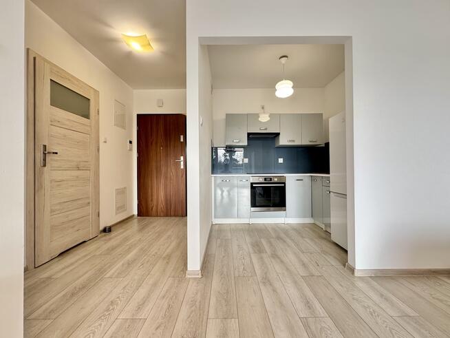 Blok z windą, balkon, komórka, parking