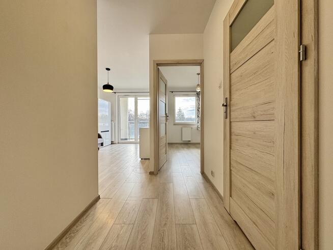 Blok z windą, balkon, komórka, parking