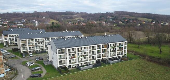 Blok z windą, balkon, komórka, parking