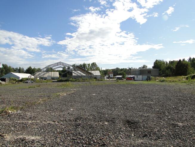 Teren wraz z biurami