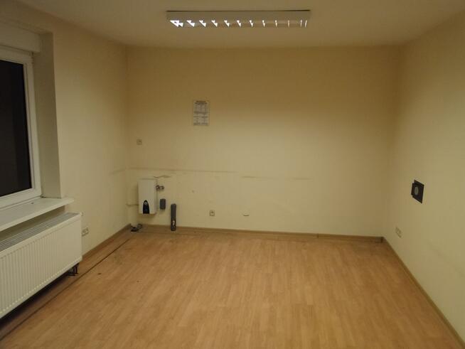 Teren wraz z biurami