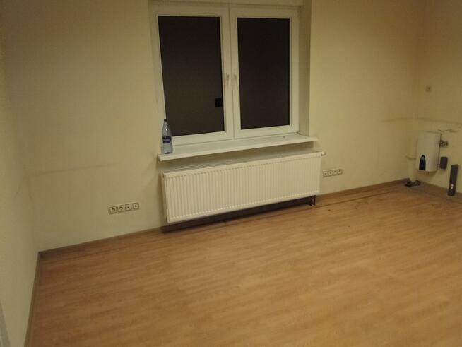 Teren wraz z biurami