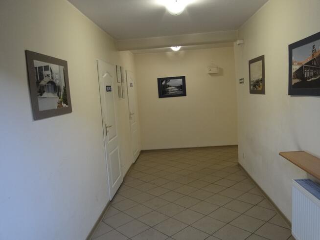 Teren wraz z biurami