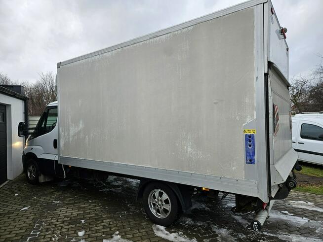 Iveco Daily 35S15 2.3 145KM bezwypadek NISKI PRZEBIEG winda FV 23% KONTENER