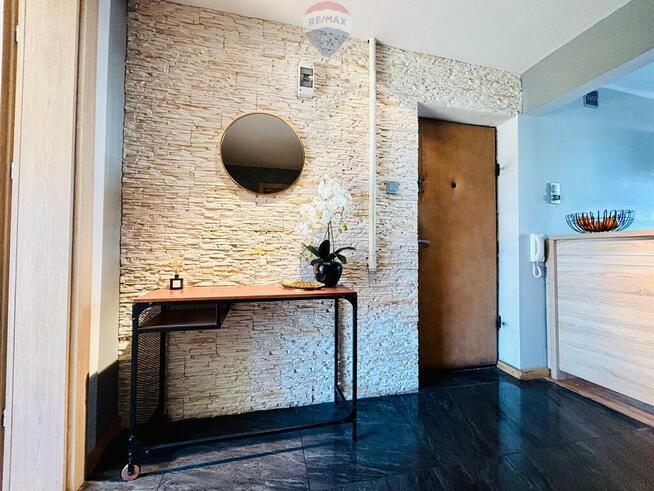 Komfortowe mieszkanie z dużym balkonem w centrum