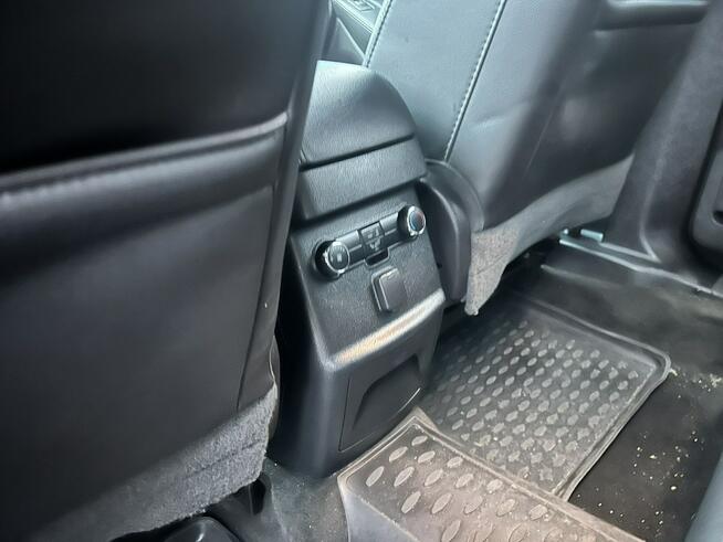 Ford Explorer 7OSOBOWY