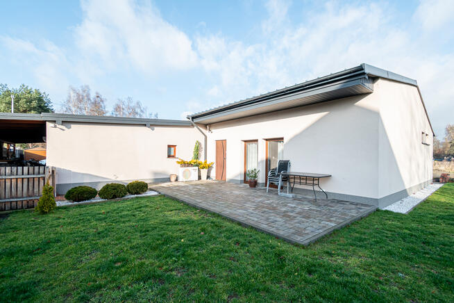 Na sprzedaż przestronny dom parterowy z garażem