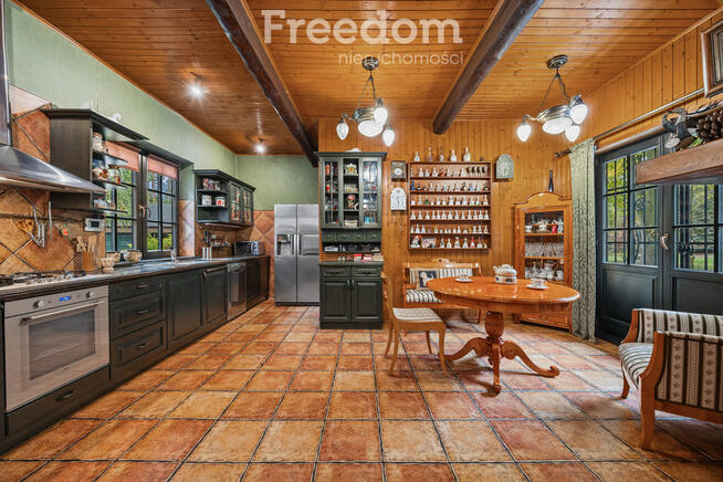 Dwór w parku - dom jak z bajki, okolice Tarczyna