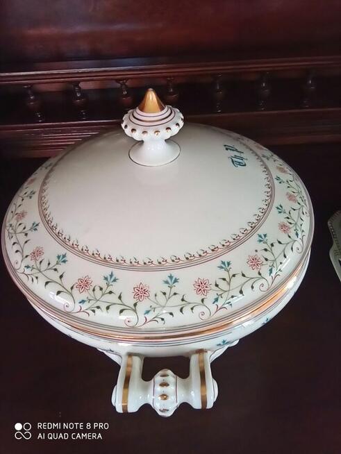 Waza z monogramem Th. P. Zamiast typowej sygnatury złotymi l