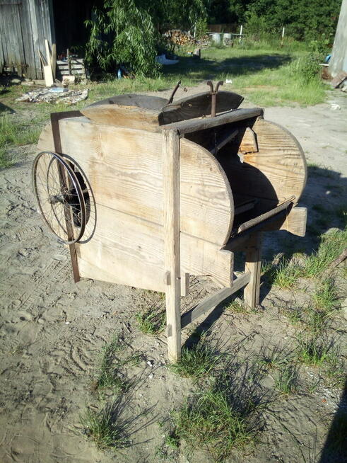 Beczka na kołach, Beczkowóz.