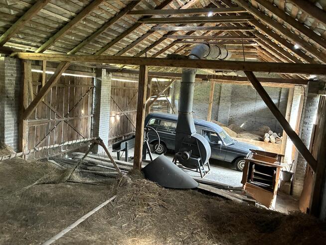 Siedlisko / dom + budynki gospodarcze w Sobieszyn, 1 h dojaz