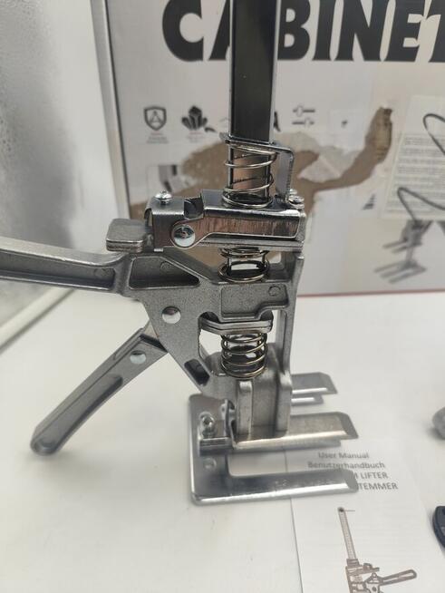 Podnośnik montażowy do mebli 2 szt metalowy do 200 kg