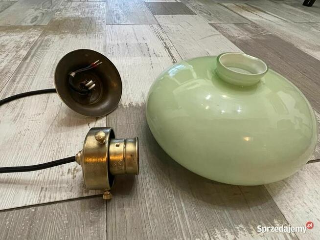 Stara lampa wisząca z kloszem