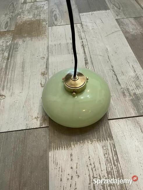 Stara lampa wisząca z kloszem