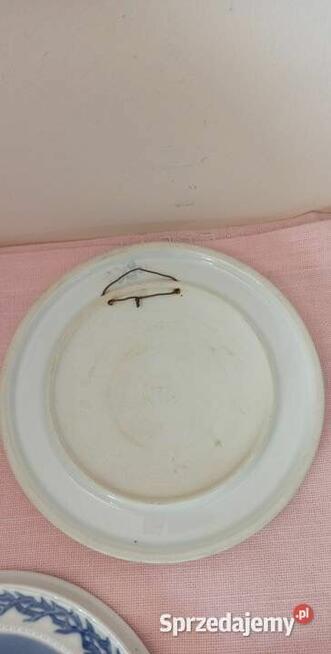 Talerz- patera. Został zaprojektowany przez Achtona Friisa i