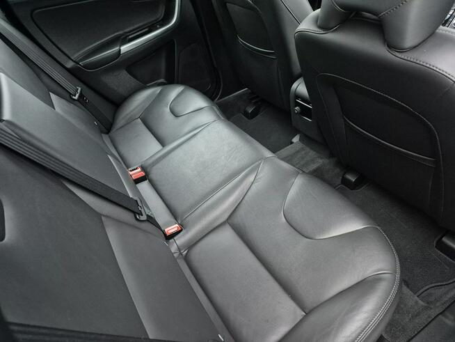 Volvo XC 60 xenon navi automat grzane fotele