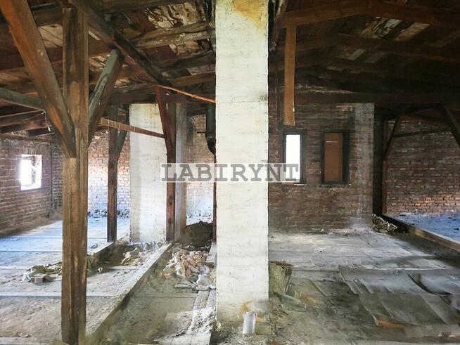 Centrum, wysoki strych, 247m2, 5 m. parkingowych*