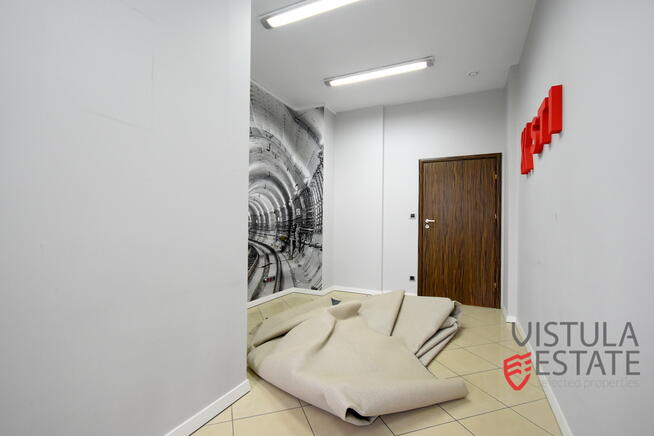 Niewielki lokal biurowy w okolicy ul. Brożka 16 m2