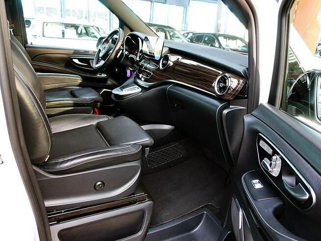 Mercedes V 300 DŁUGI 239KM AIRMATIC 4Matic 7OS. Gwar. FABRYCZNA Kraj 1wł Bezwyp F23%