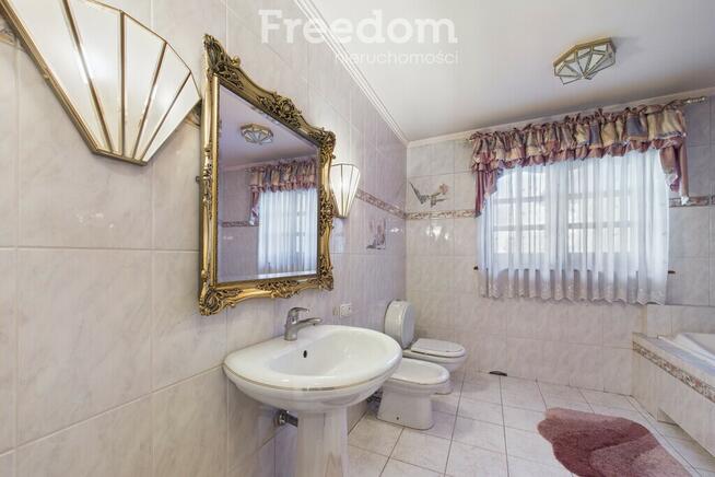 Budynek mieszkalno-usługowy na dużej działce