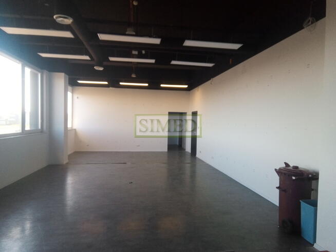 Przestrzeń w byłej fabryce wys 4m ,dostęp 24h