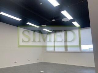 Przestrzeń w byłej fabryce wys 4m ,dostęp 24h