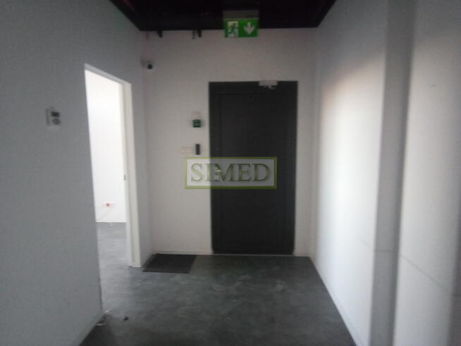 Przestrzeń w byłej fabryce wys 4m ,dostęp 24h