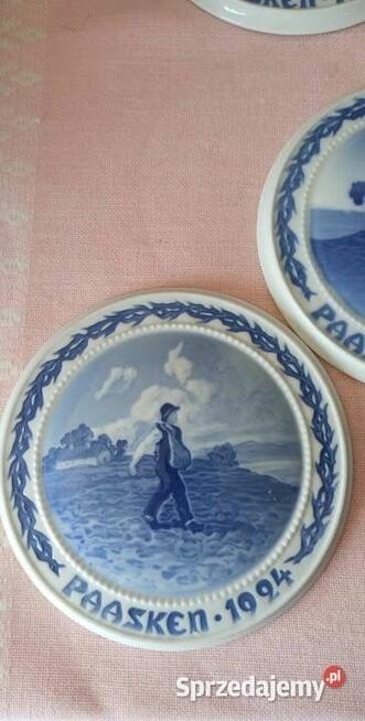 Talerz- patera. Został zaprojektowany przez Achtona Friisa i