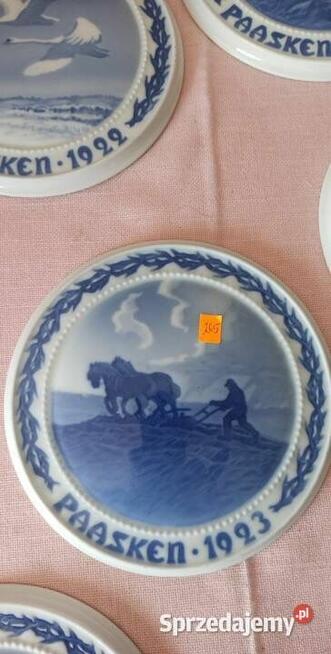 Talerz- patera. Został zaprojektowany przez Achtona Friisa i