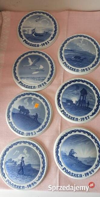 Talerz- patera. Został zaprojektowany przez Achtona Friisa i