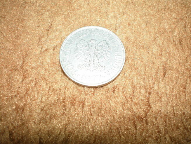 Sprzedam monetę pięćdziesiąt groszy z roku 1977, stan dobry